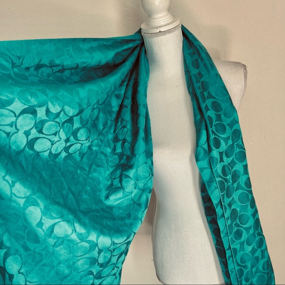 Coach Scarf/Wrap - Picture 3 of 8